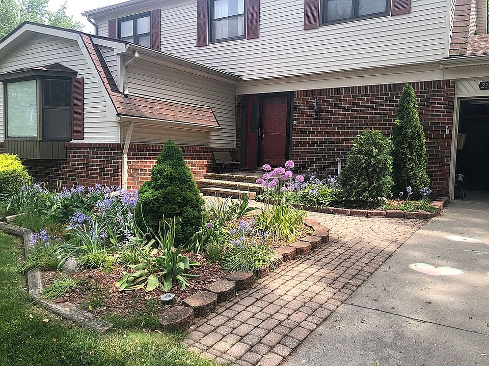 2nd image of 22584 Chestnut Tree Way