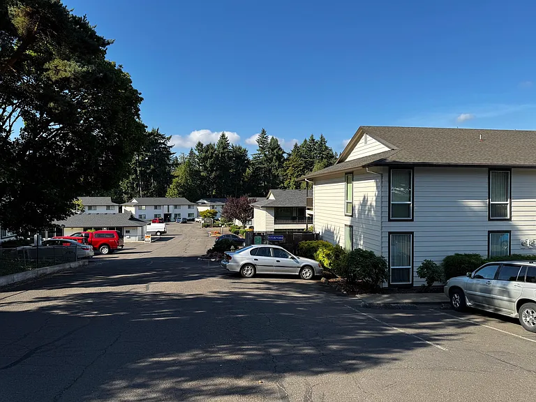 Chestnut Place Apartments — Photo 8