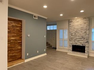 701 Bering Dr APT 104, Houston, TX 77057