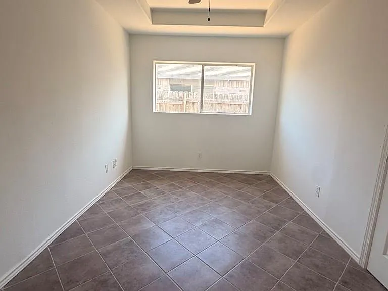 2336 Hamburg St — Photo 13