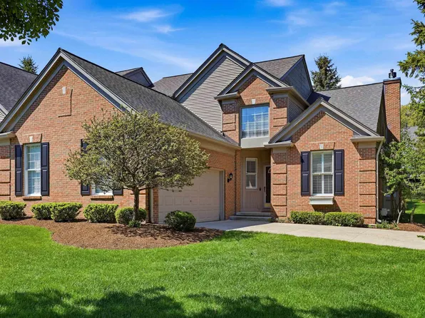 1368 Rock Valley Dr, Rochester, MI 48307