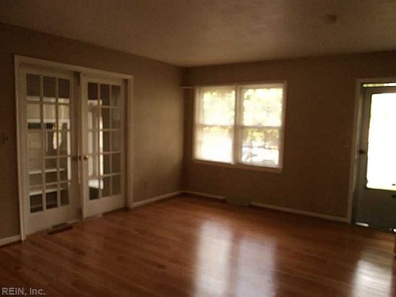 2nd image of 1044 Vanderploeg Dr