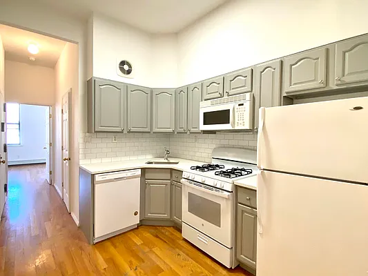 Rented by TheRealEstateCompany.com LLC | media 16