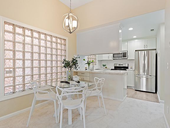 2nd image of 1122 S Winchester Blvd #3