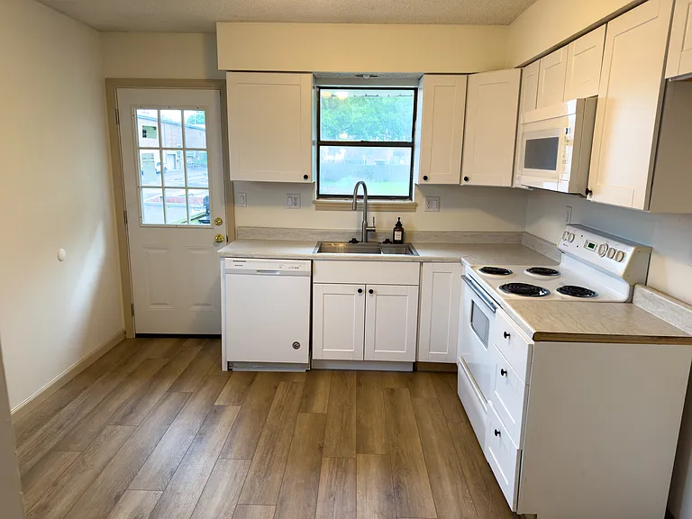 410 NE 81st St #410 — Photo 7