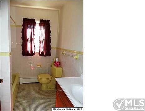 5th image of 1108 Waterberry Ct N