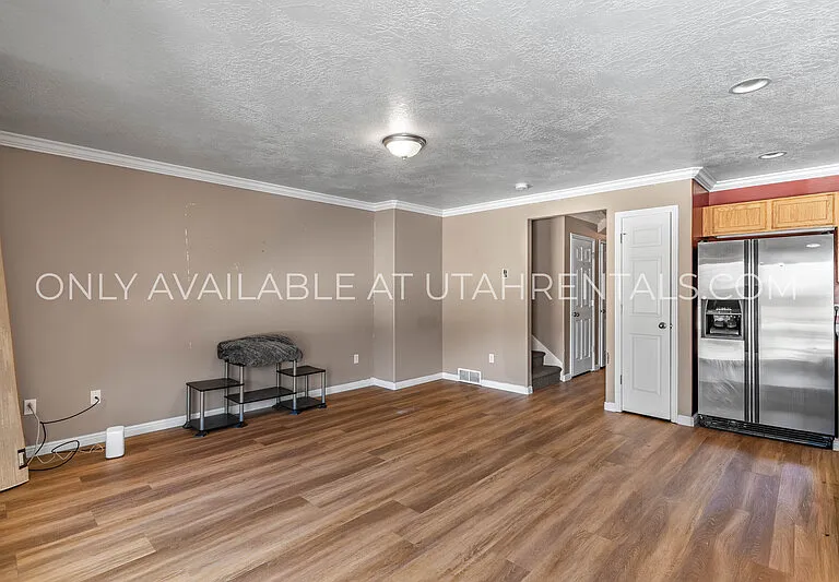 1156 S 1420 E — Photo 9