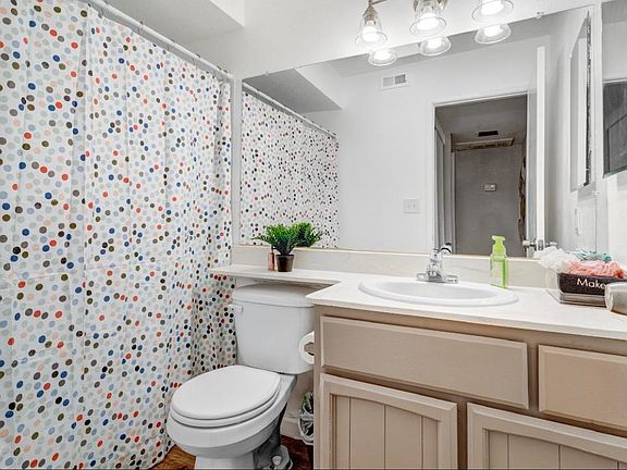 4th image of 1737 Avondale Ave
