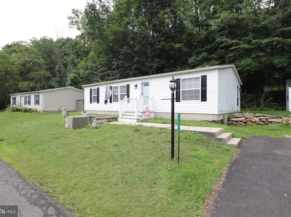 1215 Blue Mountain Cir, Saylorsburg, PA 18353