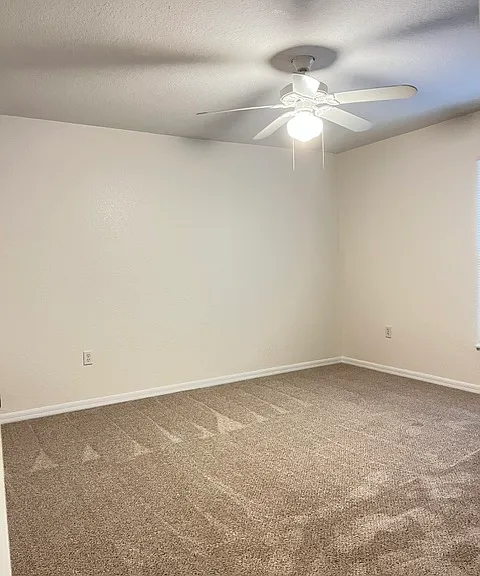 733 E Indiana Ave — Photo 11