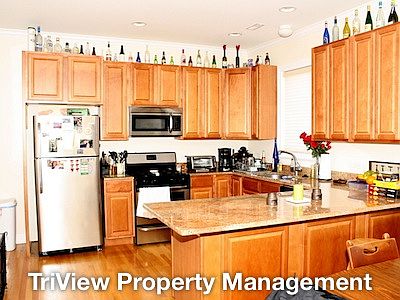 3rd image of 7250 N Oakley Ave APT 2N