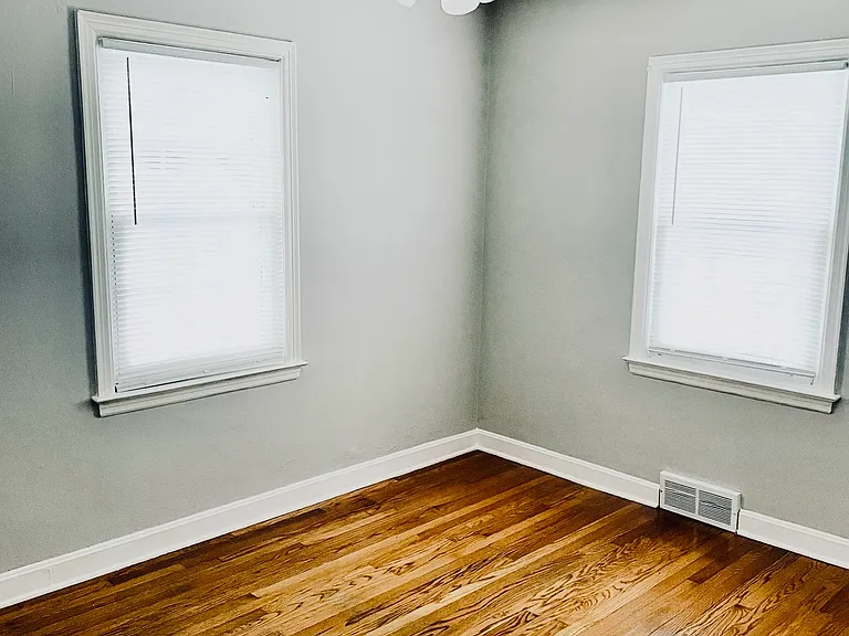 2512 Glen Pl — Photo 4
