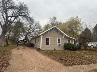 413 S Walnut St, Genoa, NE 68640