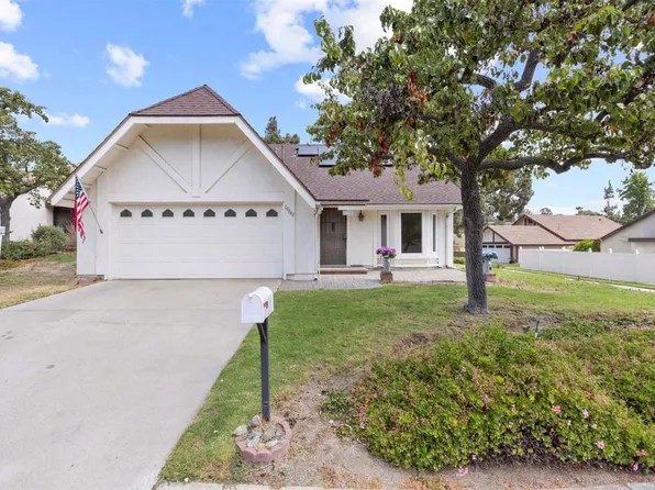 10040 Summitside Ln, Spring Valley, CA 91977