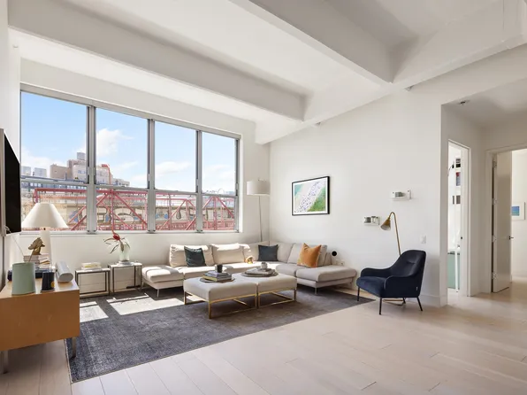 338 Berry Street image 1 of 19