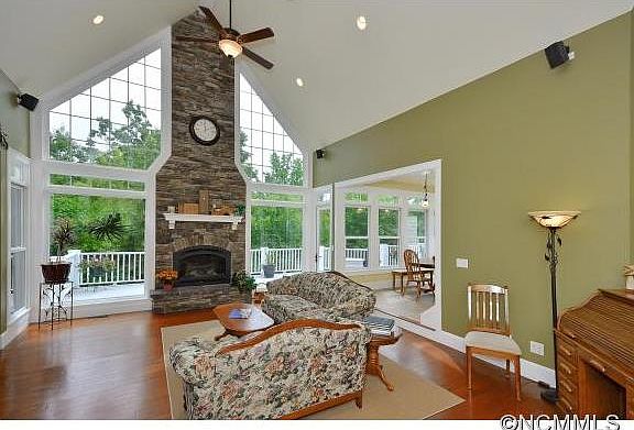 3rd image of 240 Deer Meadow Ln