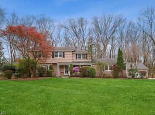 28 Deer Trl, Ramsey, NJ 07446
