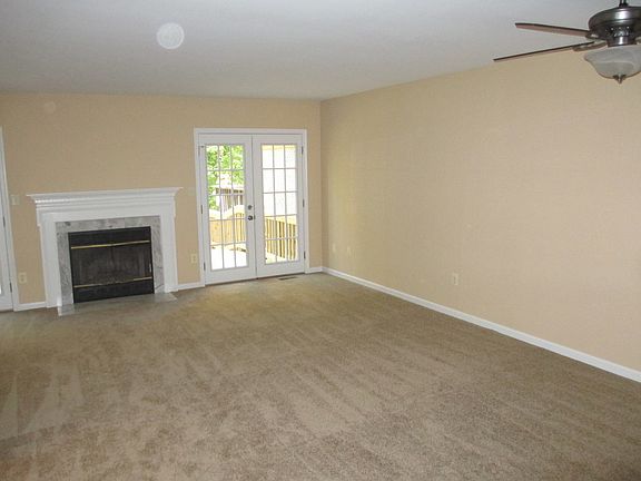 3rd image of 9682 Horsham Dr