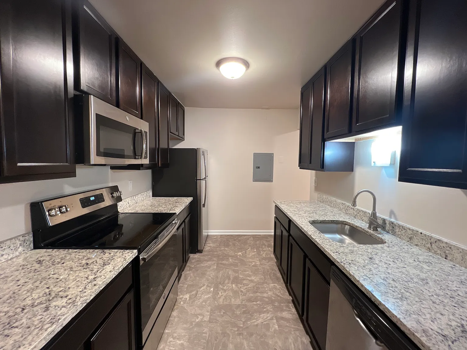 455 W Marshall St #18174513 photo 1