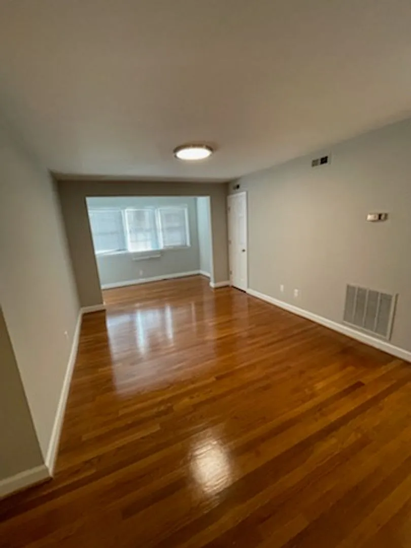 1401 W. First Street Apt C — Photo 4