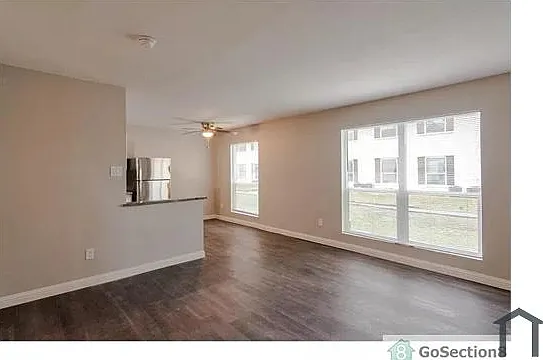 2 bed, 800 sqft, $1,700 — Photo 2