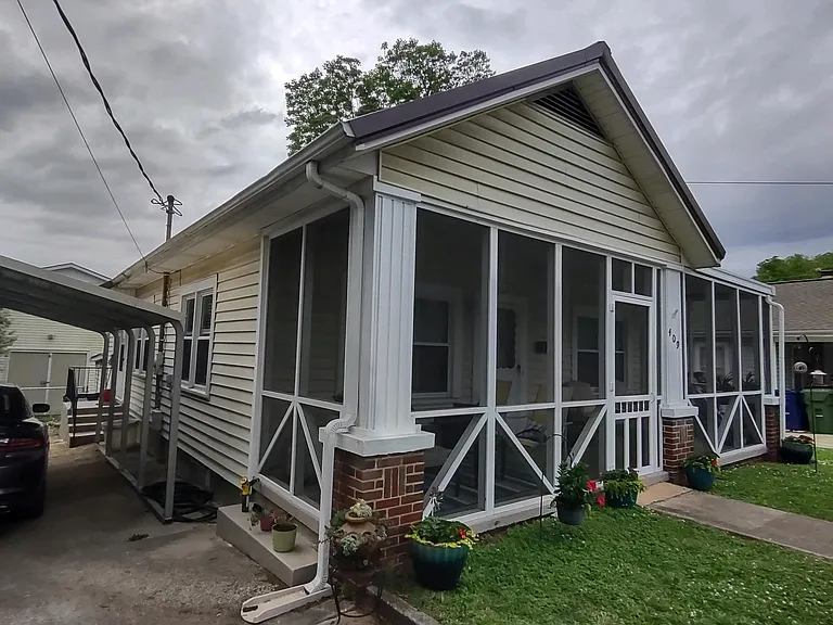 Screened in front porch