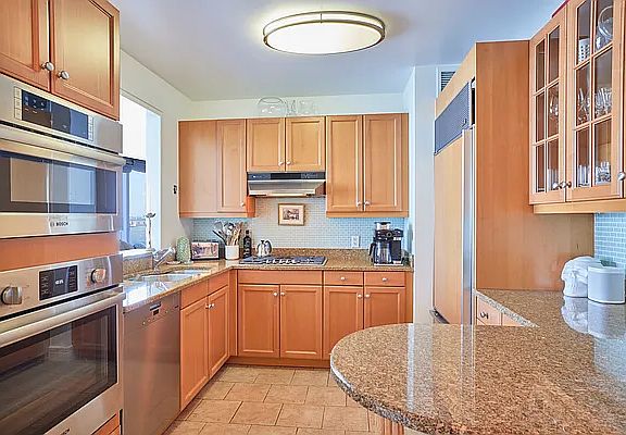 4th image of 10 Little West St #18A