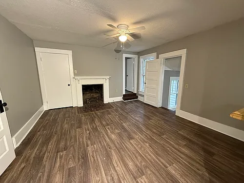 Floor plan 2 Bed 1 Bath Apt