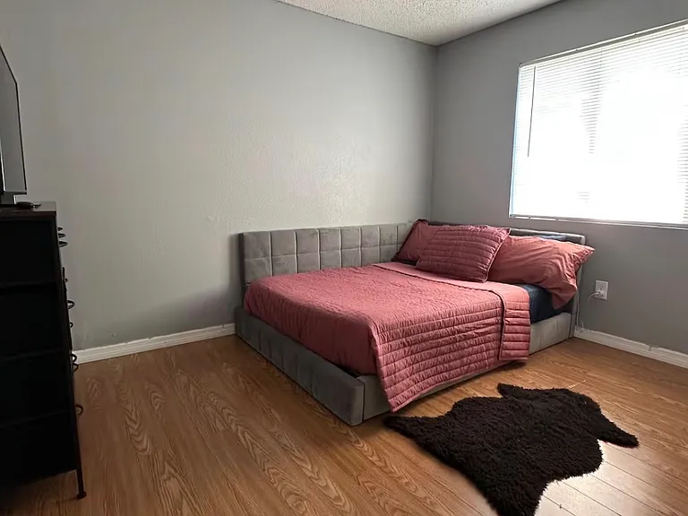 3503 E 8th Ave — Photo 3