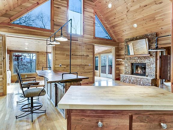 2nd image of 212 Turrill Dr