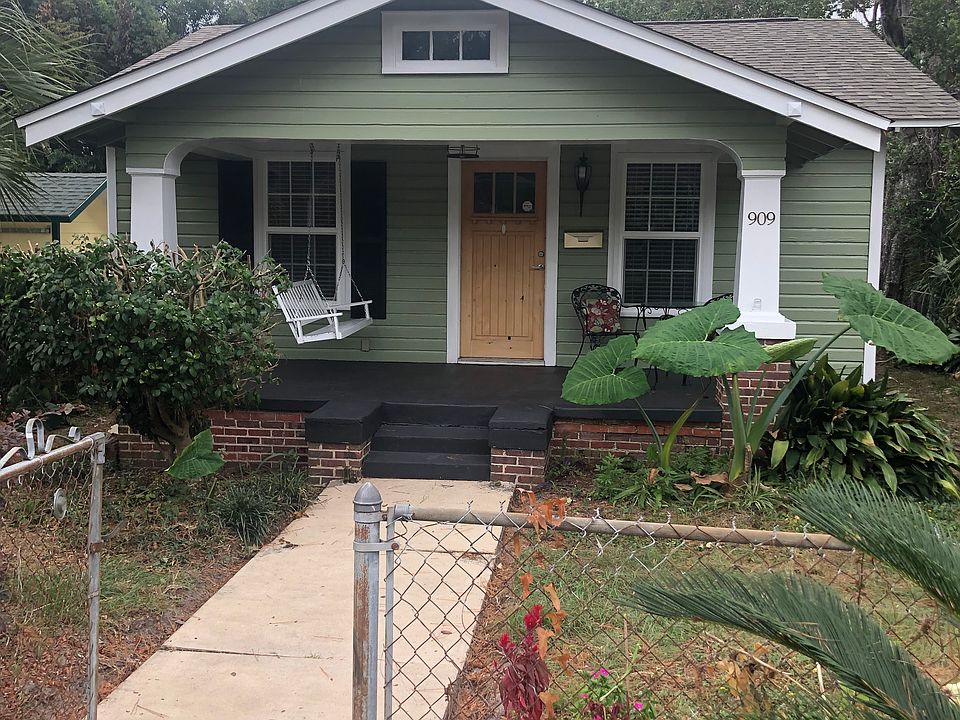 1st image of 909 W Chase St