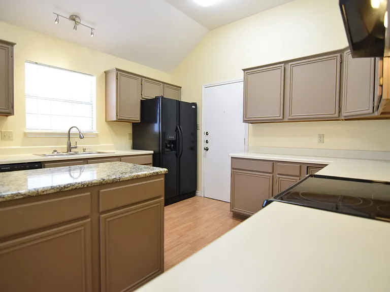2304 Skipcha Dr — Photo 5