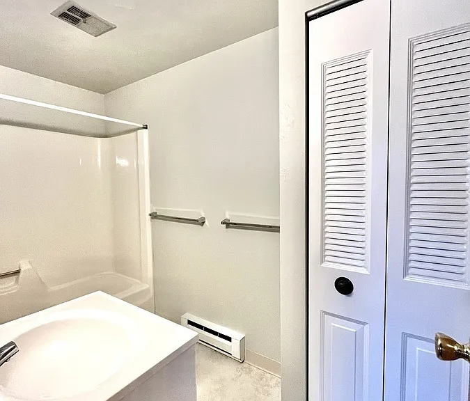 361 E Maple St #D — Photo 14