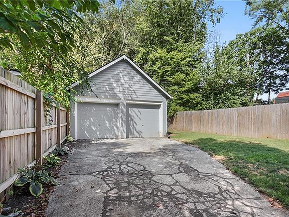 2 car detached garage