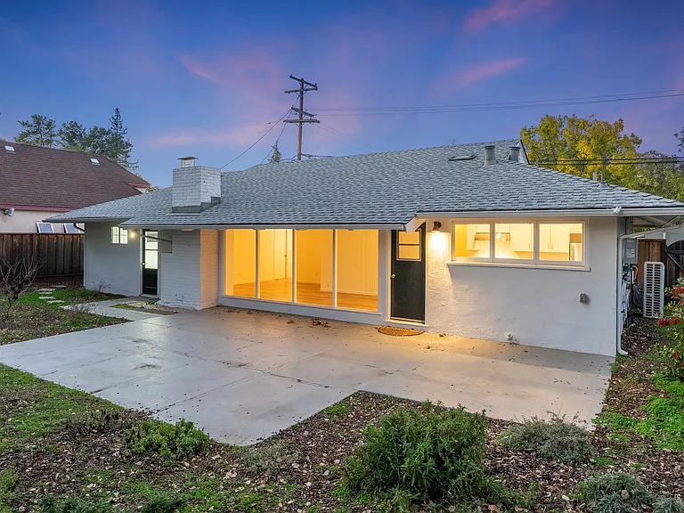 1921 Jardin Dr — Photo 20