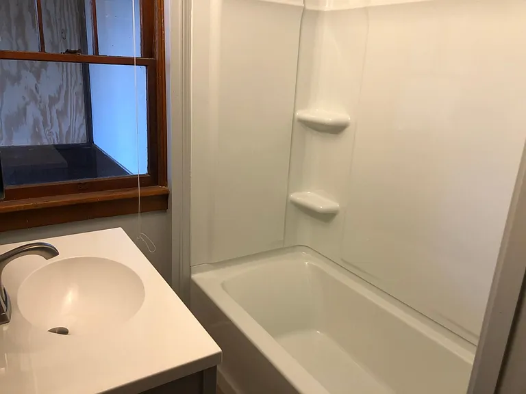 80 N Main St #4 — Photo 3