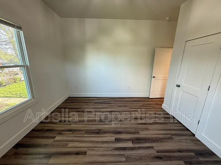 829 Hamilton St — Photo 12