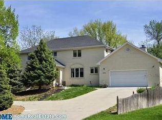 2431 Bretigne Dr, Lincoln, NE 68512