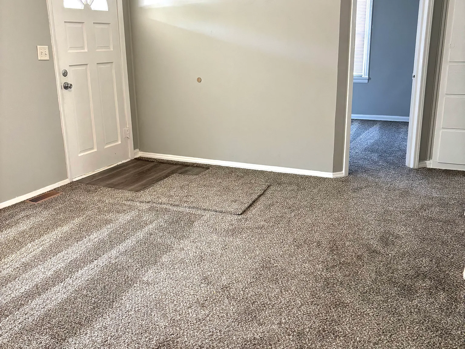 2 bed, 672 sqft, $1,195 — Photo 2