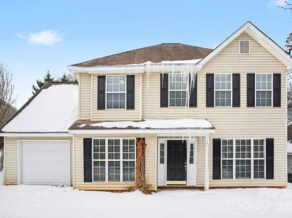 13316 Woodland Farm Dr, Charlotte, NC 28215