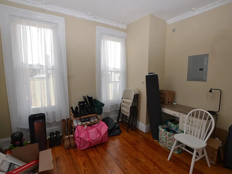 167 8th St #4 — Photo 25