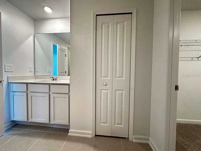 2102 Chris Dr — Photo 27
