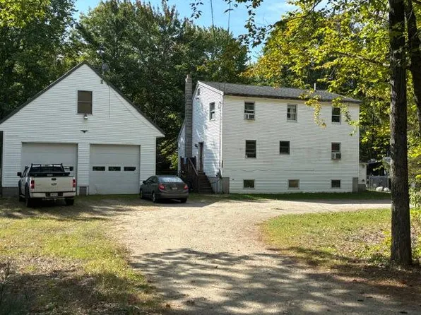 1001 New County Rd, Dayton, ME 04005
