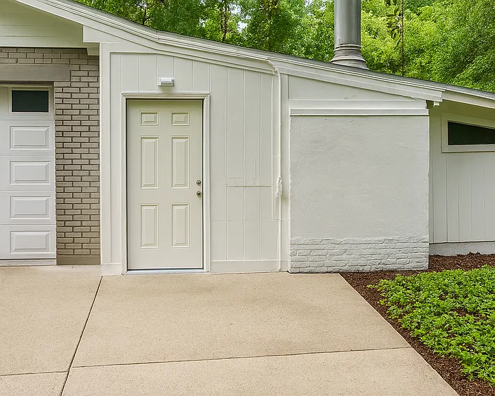 230 Westminster Dr #B — Photo 7