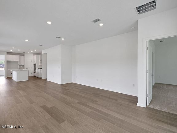 5th image of 775 FARMFIELD Drive