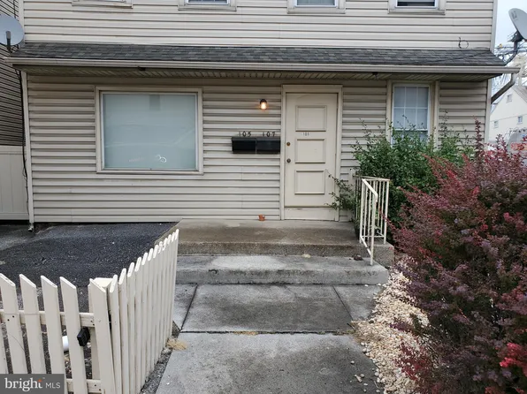 105 S Railroad Ave, New Holland, PA 17557