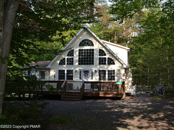 1128 Shasta Dr, Pocono Lake, PA 18347