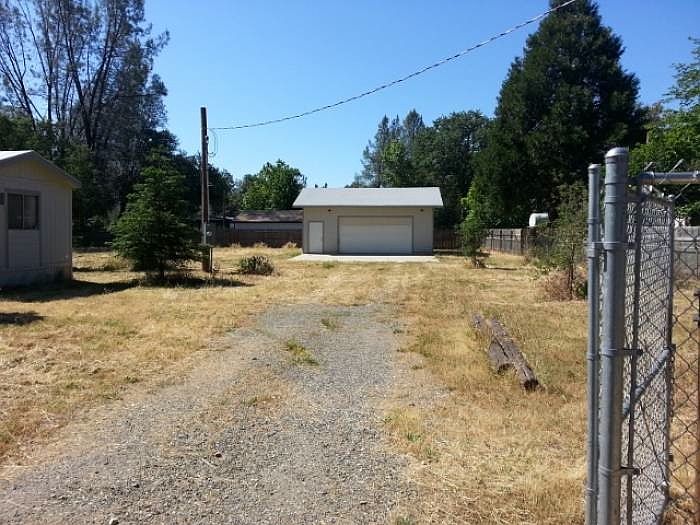 2nd image of 16405 Craig Ln
