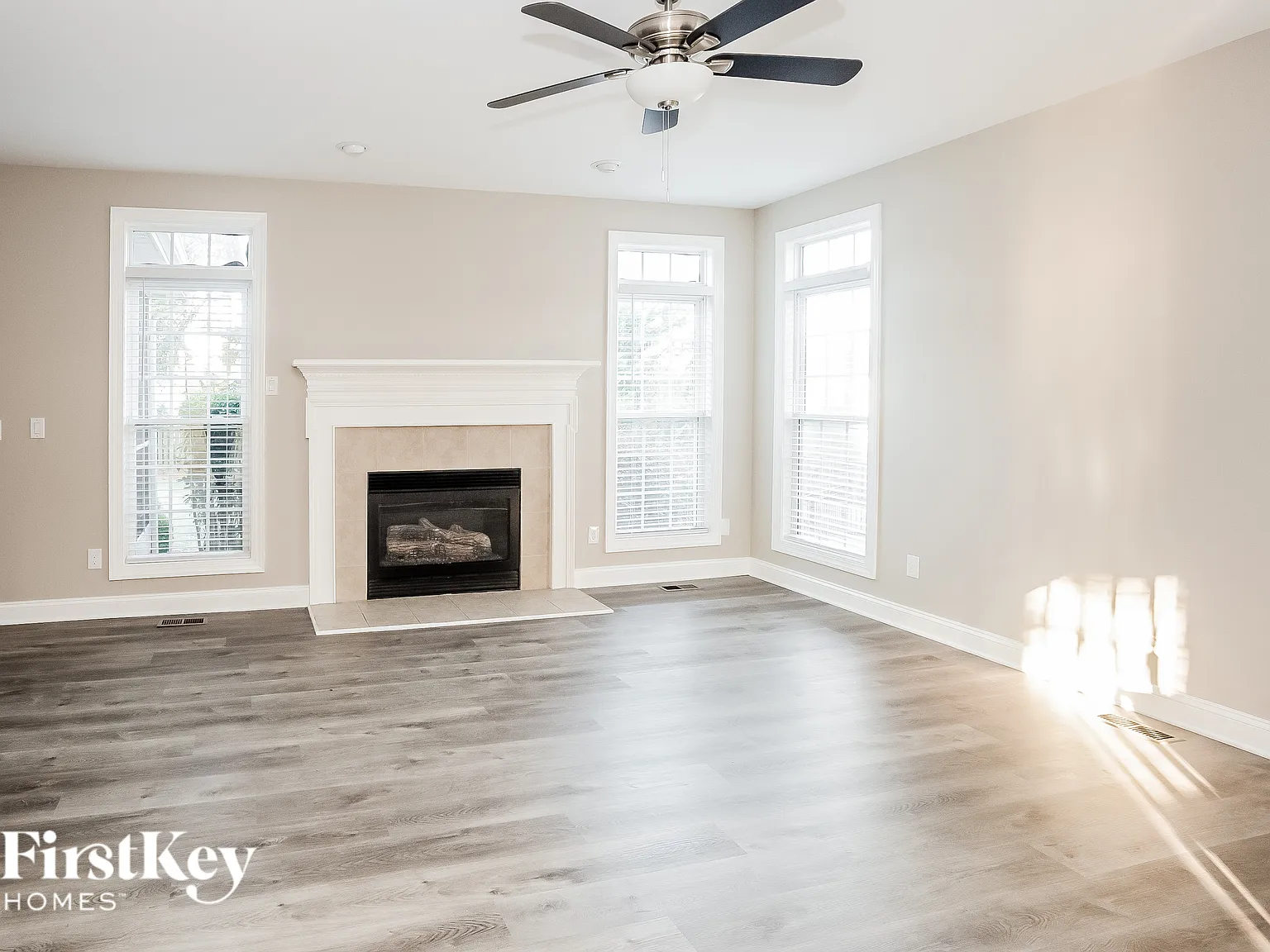 4 bed, 2.5 bath, 2596 sqft, $3,375 — Photo 4