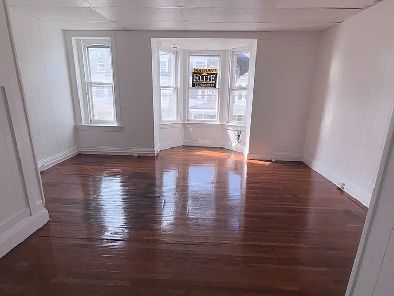 613 W King St #2 — Photo 4